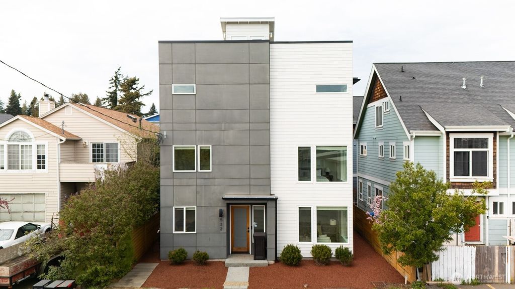 522 N 104th Street, Seattle, WA 98133