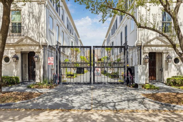 190 Oak Place Drive, Houston, TX 77006