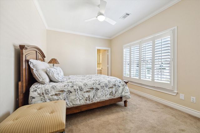 190 Oak Place Drive, Houston, TX 77006