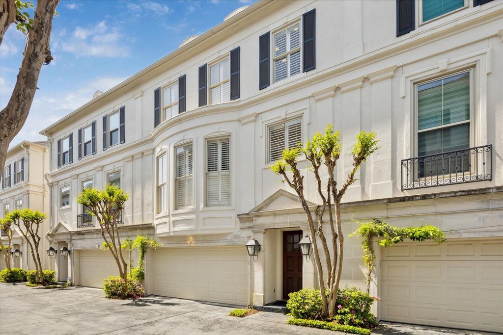 190 Oak Place Drive, Houston, TX 77006