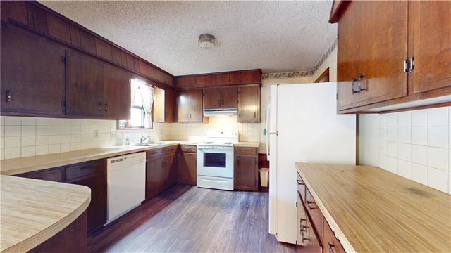 5943 Wheeler Road, Fayetteville, AR 72704