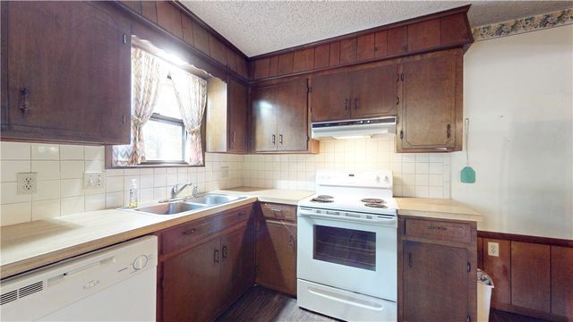 5943 Wheeler Road, Fayetteville, AR 72704