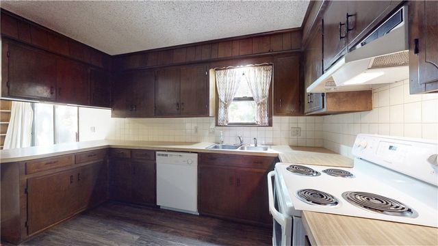 5943 Wheeler Road, Fayetteville, AR 72704