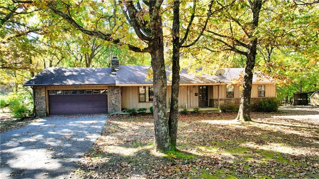 5943 Wheeler Road, Fayetteville, AR 72704