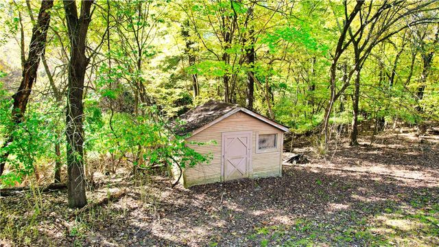 5943 Wheeler Road, Fayetteville, AR 72704