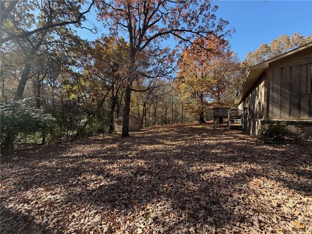 5943 Wheeler Road, Fayetteville, AR 72704