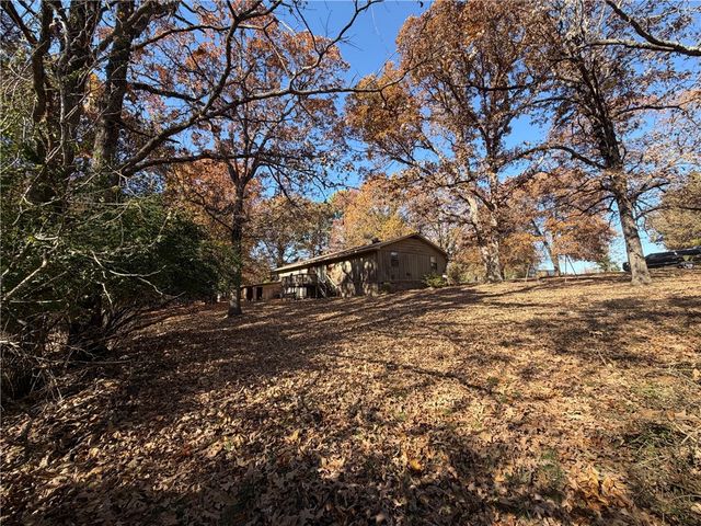 5943 Wheeler Road, Fayetteville, AR 72704