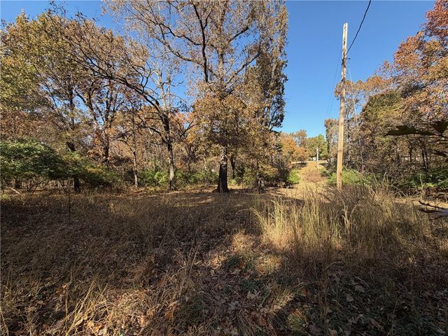 5943 Wheeler Road, Fayetteville, AR 72704