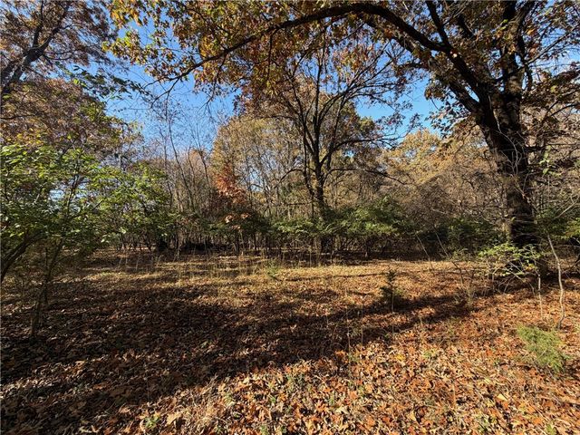 5943 Wheeler Road, Fayetteville, AR 72704