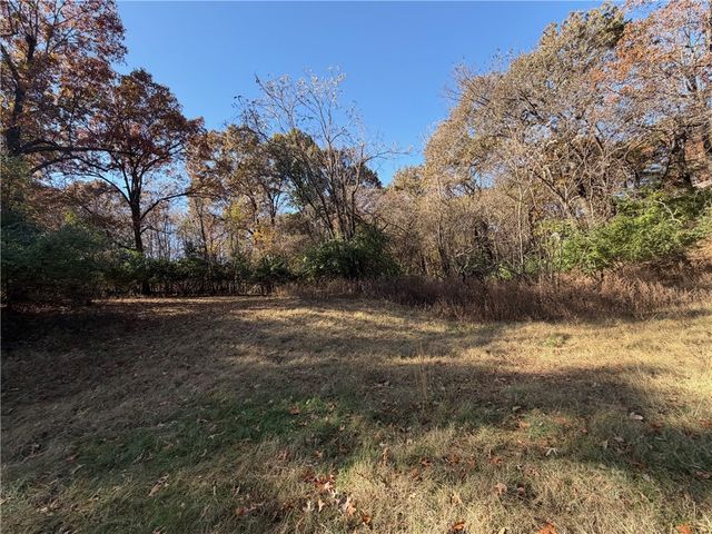 5943 Wheeler Road, Fayetteville, AR 72704