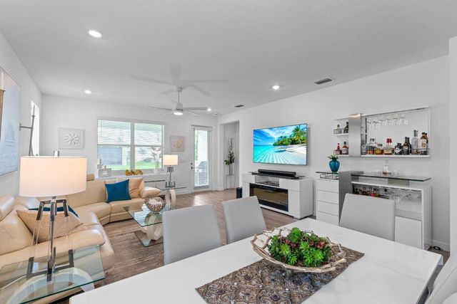 5726 Graceful Way, Delray Beach, FL 33484