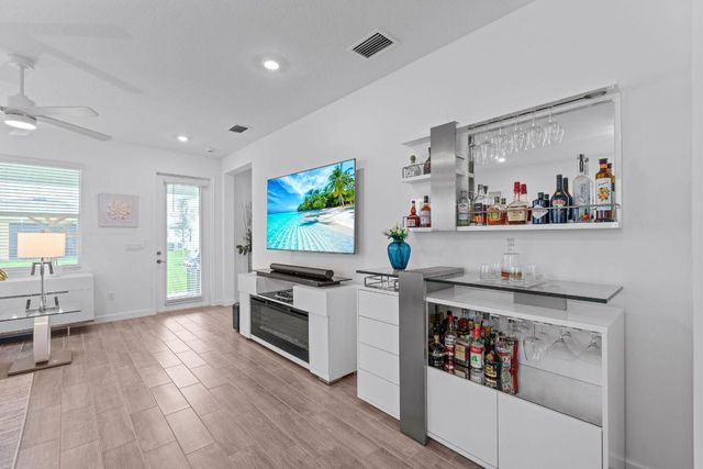 5726 Graceful Way, Delray Beach, FL 33484