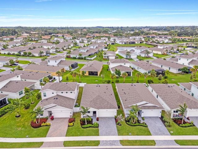 5726 Graceful Way, Delray Beach, FL 33484