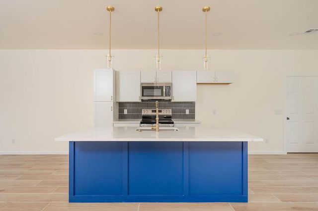 9717 NE 10th Street, Midwest City, OK 73130