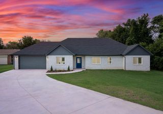 9717 NE 10th Street, Midwest City, OK 73130