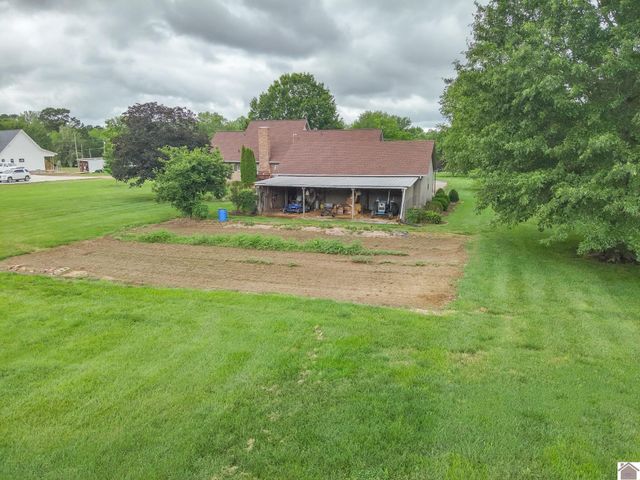 220 Rosebower Church Rd, Paducah, KY 42003
