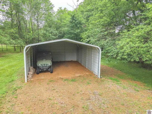 220 Rosebower Church Rd, Paducah, KY 42003