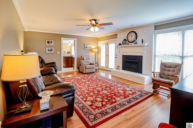 220 Rosebower Church Rd, Paducah, KY 42003