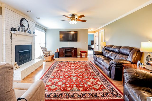 220 Rosebower Church Rd, Paducah, KY 42003