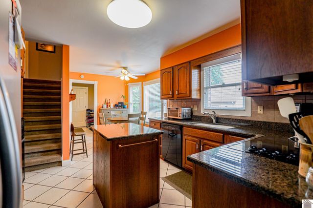 220 Rosebower Church Rd, Paducah, KY 42003