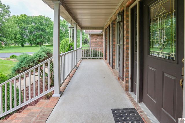 220 Rosebower Church Rd, Paducah, KY 42003