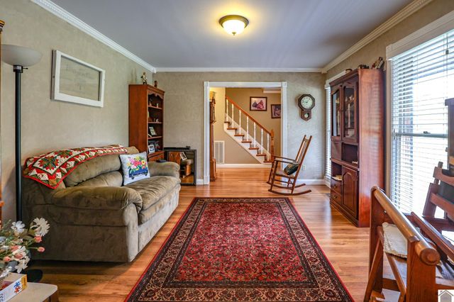 220 Rosebower Church Rd, Paducah, KY 42003