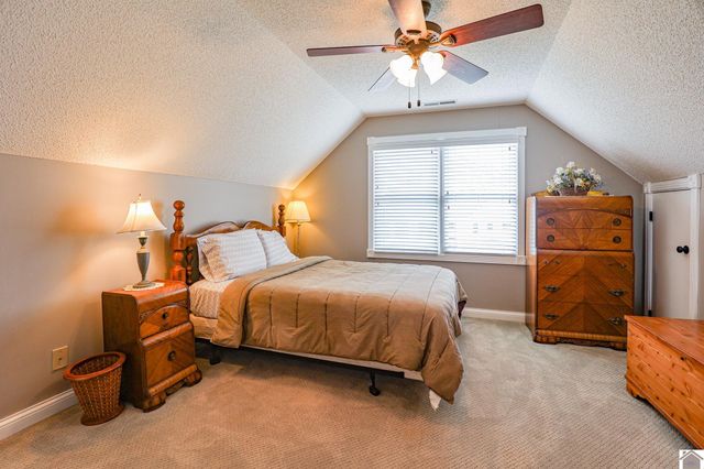 220 Rosebower Church Rd, Paducah, KY 42003