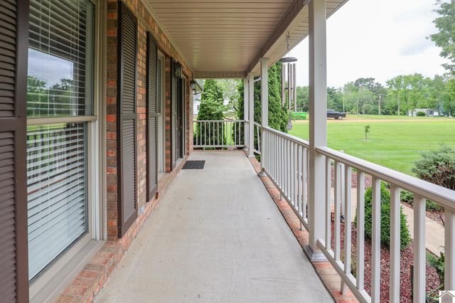 220 Rosebower Church Rd, Paducah, KY 42003