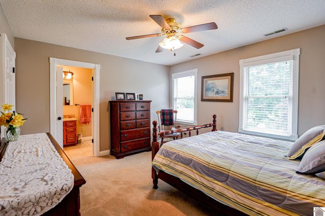 220 Rosebower Church Rd, Paducah, KY 42003
