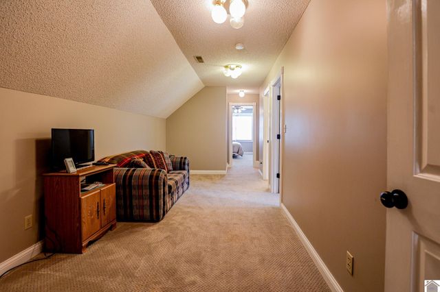 220 Rosebower Church Rd, Paducah, KY 42003