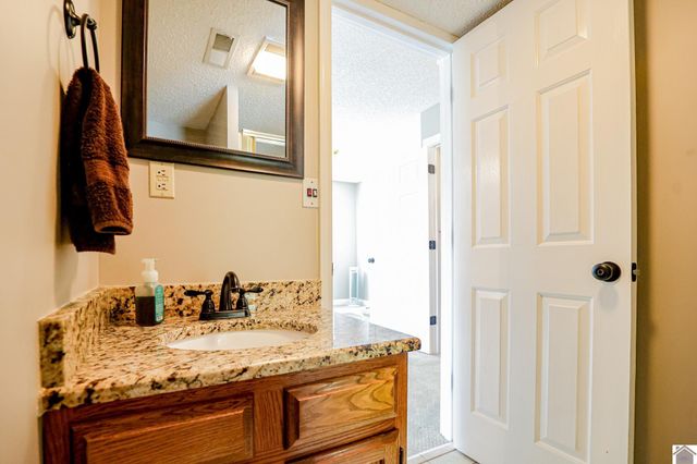 220 Rosebower Church Rd, Paducah, KY 42003