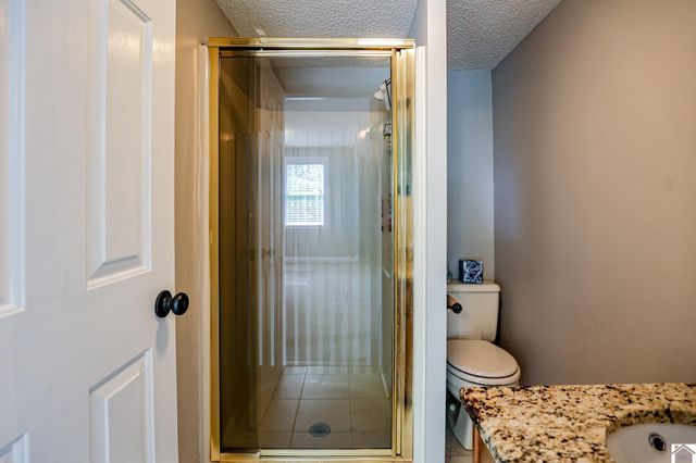 220 Rosebower Church Rd, Paducah, KY 42003