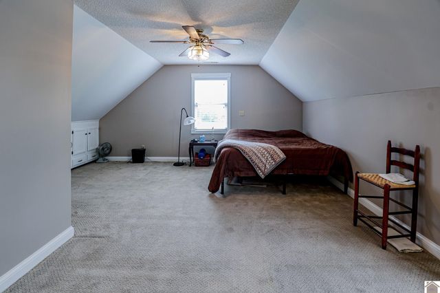 220 Rosebower Church Rd, Paducah, KY 42003
