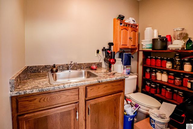 220 Rosebower Church Rd, Paducah, KY 42003