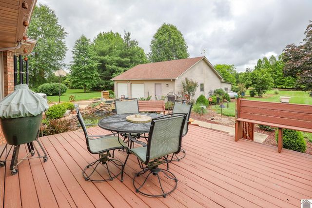 220 Rosebower Church Rd, Paducah, KY 42003