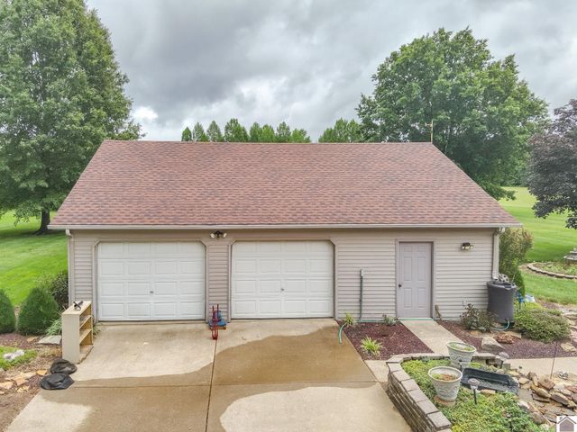220 Rosebower Church Rd, Paducah, KY 42003