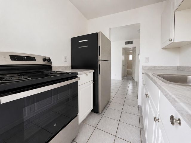 1857 Jefferson Street 304, Hollywood, FL 33020
