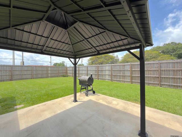 18005 Woodhaven Dr, Prairieville, LA 70769