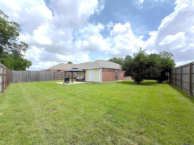 18005 Woodhaven Dr, Prairieville, LA 70769