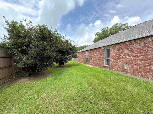 18005 Woodhaven Dr, Prairieville, LA 70769