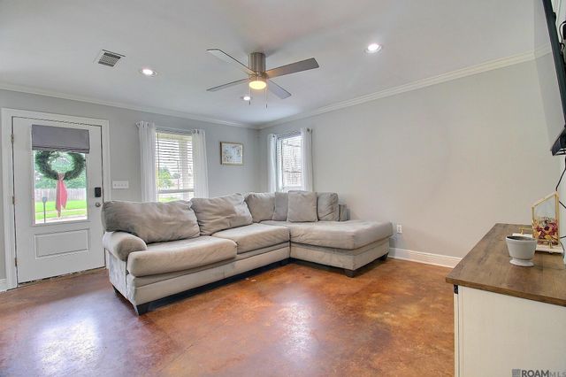 18005 Woodhaven Dr, Prairieville, LA 70769