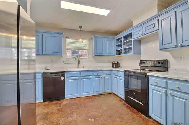 18005 Woodhaven Dr, Prairieville, LA 70769