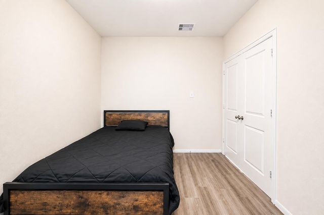 11012 32nd Avenue N, Texas City, TX 77591
