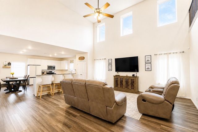 11012 32nd Avenue N, Texas City, TX 77591