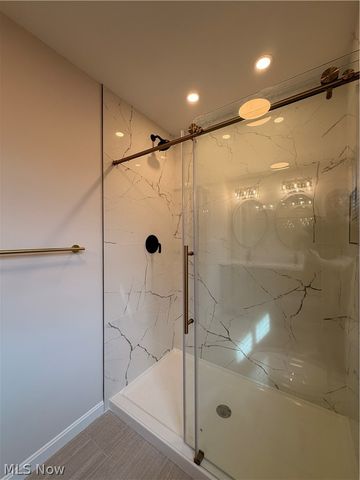 3954 Meadowbrook Boulevard, University Heights, OH 44118