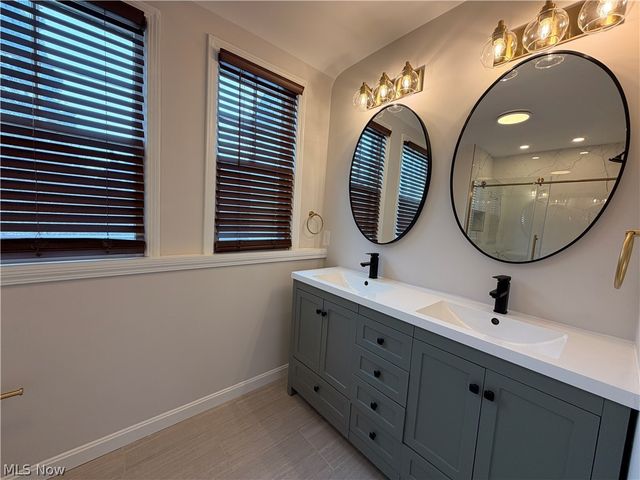 3954 Meadowbrook Boulevard, University Heights, OH 44118