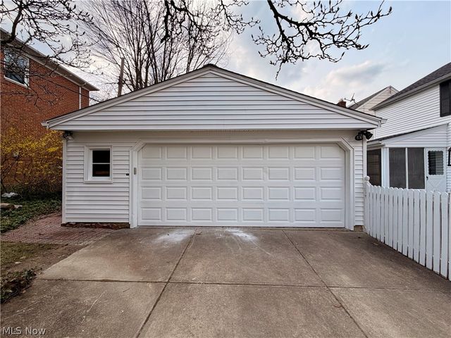 3954 Meadowbrook Boulevard, University Heights, OH 44118