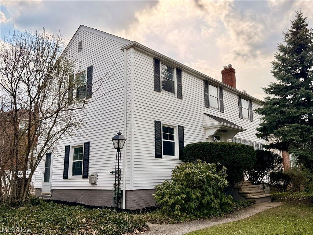 3954 Meadowbrook Boulevard, University Heights, OH 44118
