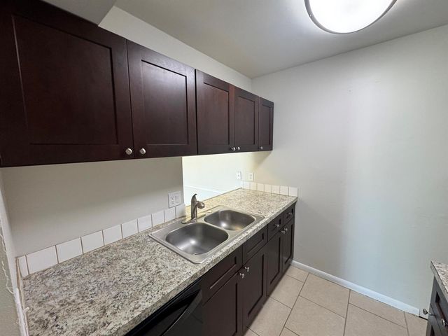 1790 Abbey Road 202, West Palm Beach, FL 33415