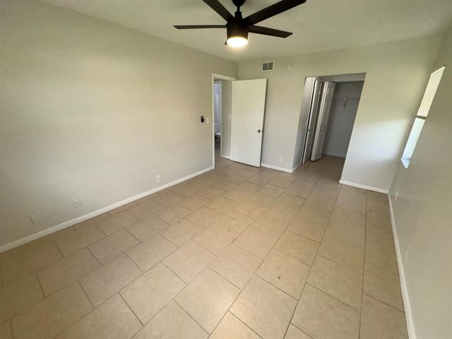 1790 Abbey Road 202, West Palm Beach, FL 33415